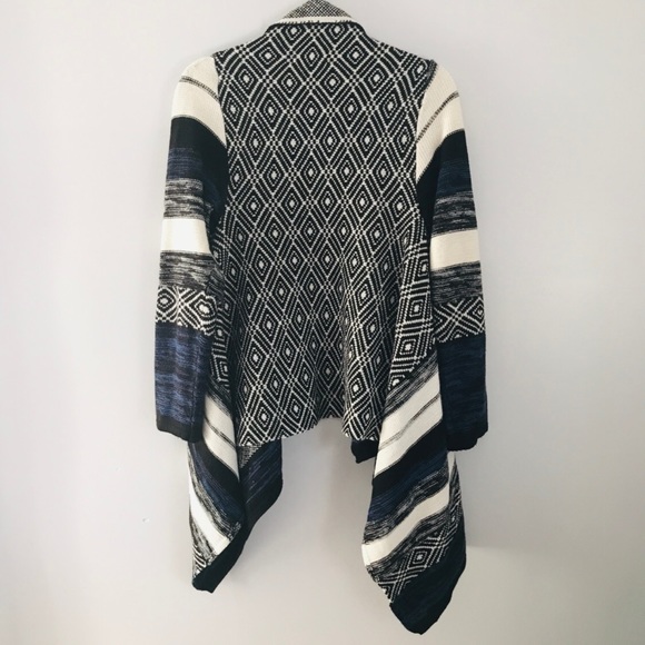 KHAKIS & CO. | boho | Southwestern Vibe - Picture 2 of 6